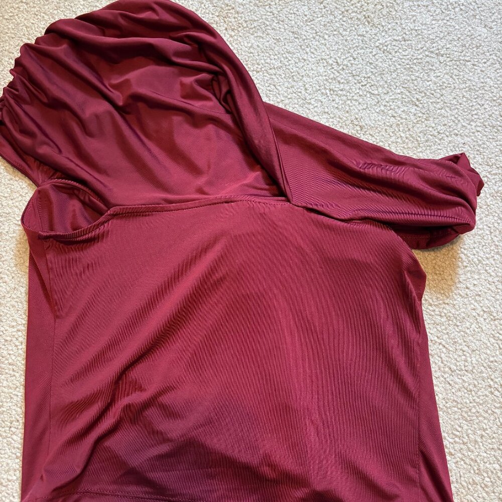 NWT -  Ladies Express wine color off shoulder top - size Small